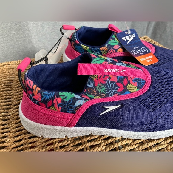 NWT - Speedo Kids' Water Shoes - Size Medium (2-3) - Picture 7 of 9